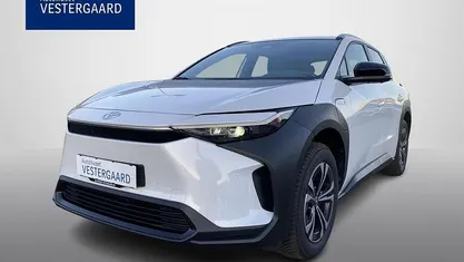 Brugt Toyota bZ4X Active 150 kW (204 HK) 2023 Hvid SUV