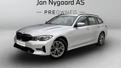Sølvmetal Brugt 2021 BMW 330e Sport Line Stationcar | 284.000 kr. (God pris)