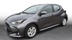 Ash grey Brugt 2022 Toyota Yaris Hybrid Active Hatchback | 194.900 kr. (Fair pris)