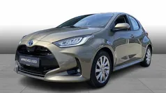 Oxide bronze Brugt 2023 Toyota Yaris Hybrid Active Hatchback | 209.900 kr. (Fair pris)
