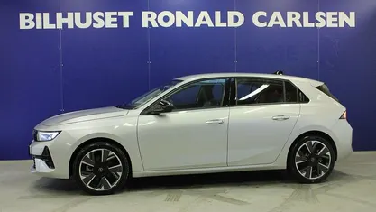 Sølvmetal Brugt 2024 Opel Astra Edition Hatchback | 189.900 kr. (Fair pris)