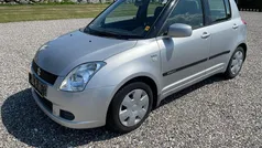 Sølv Brugt 2005 Suzuki Swift GL Hatchback | 29.900 kr. (Fair pris)