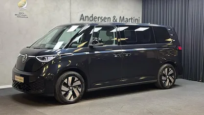 Starlightblue Ny 2025 VW ID. Buzz Pro MPV | 469.450 kr. (Fair pris)