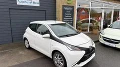 Hvid Brugt 2018 Toyota Aygo X-play Hatchback | 74.800 kr. (Fair pris)