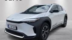 Platinum pearl white Brugt 2025 Toyota bZ4X Executive SUV | 339.900 kr. (Fair pris)