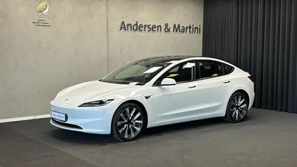 Hvidmetal Brugt 2024 Tesla Model 3 Sedan | 264.700 kr. (Fair pris)