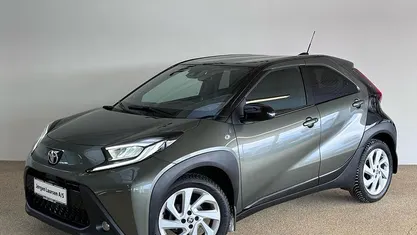 Grønmetal Brugt 2022 Toyota Aygo X Pulse SUV | 134.800 kr. (God pris)