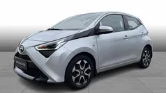 1e7 silver m.m. Brugt 2018 Toyota Aygo X-play Hatchback | 84.995 kr. (Fair pris)