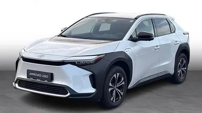 089 platinum pearl white Brugt 2025 Toyota bZ4X Executive SUV | 324.900 kr. (Fair pris)