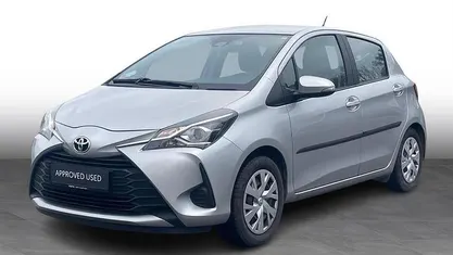 Brugt Toyota Yaris T2 69 HK (50 kW) 2018 1f7 ultra silver Hatchback