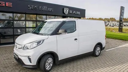 Hvid Ny 2025 Maxus eDeliver 3 Van | 139.900 kr.