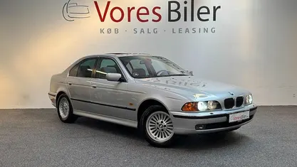 Sølvmetal Brugt 1999 BMW 540 Sedan | 149.900 kr.