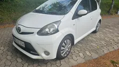 Hvid Brugt 2013 Toyota Aygo T1 Hatchback | 35.000 kr. (Fair pris)