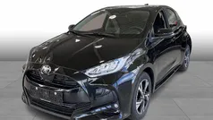 209 night sky black Ny 2025 Toyota Yaris Hybrid Style Hatchback | 269.900 kr. (Fair pris)