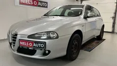 Sølvmetal Brugt 2005 Alfa Romeo 147 Hatchback | 24.900 kr.