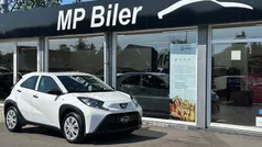Hvid Brugt 2022 Toyota Aygo Active Hatchback | 119.800 kr. (Fair pris)