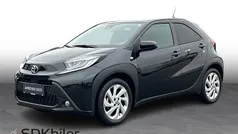 209 night sky black Ny 2025 Toyota Aygo Active Hatchback | 159.900 kr. (Fair pris)