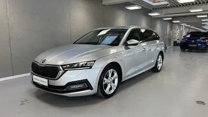 Brilliantsilver Brugt 2021 Skoda Octavia Stationcar | 193.300 kr. (God pris)
