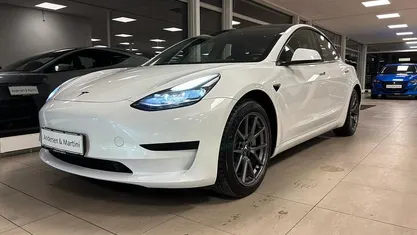 Hvidmetal Brugt 2022 Tesla Model 3 Sedan | 234.500 kr. (God pris)