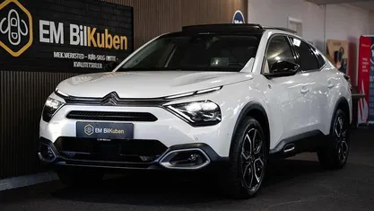 Brugt 2023 Citroën e-C4 Shine Sedan | 159.900 kr. (Fair pris)