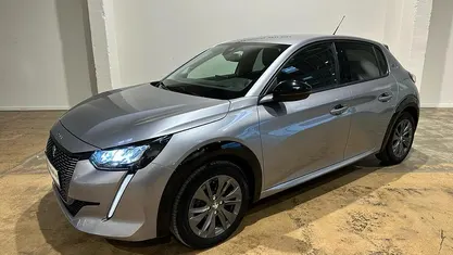 Artense grey Brugt 2023 Peugeot e-208 Allure Hatchback | 139.990 kr. (Fair pris)