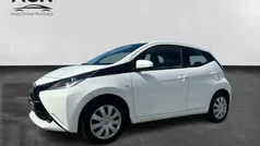 Hvid Brugt 2015 Toyota Aygo Hatchback | 59.900 kr. (Fair pris)