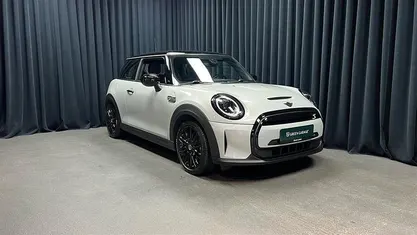 White silver metallic Brugt 2022 Mini Cooper SE Hatchback | 154.900 kr. (Fair pris)