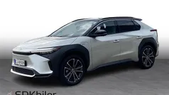 2mr platinum/astral black Brugt 2025 Toyota bZ4X Executive SUV | 329.900 kr. (Fair pris)
