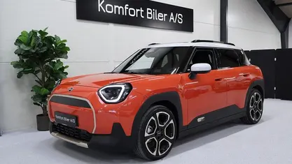 Ny Mini Aceman Favoured 135 kW (184 HK) 2025 Orangemetal SUV
