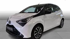 Pure white Brugt 2021 Toyota Aygo X-cite Hatchback | 109.900 kr. (Fair pris)