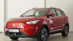 Rødmetal Brugt 2022 MG ZS Luxury Sedan | 169.800 kr. (Fair pris)