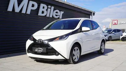 Brugt 2015 Toyota Aygo X-play Hatchback | 63.900 kr. (Fair pris)