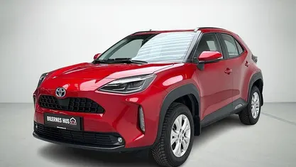 Rødmetal Brugt 2023 Toyota Yaris Hybrid Active | 229.900 kr. (God pris)