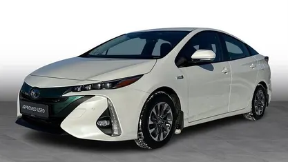 Brugt Toyota Prius H3 122 HK (89 kW) 2020 Pearl white Hatchback
