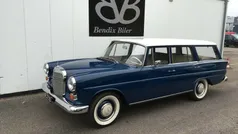 Blå Brugt 1967 Mercedes 200 Sedan | 425.900 kr.
