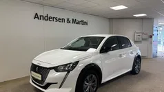 Hvid Brugt 2023 Peugeot e-208 Allure Hatchback | 149.600 kr. (Fair pris)