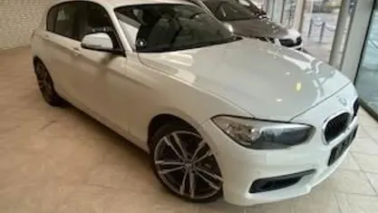 Hvid Brugt 2018 BMW 118 Hatchback | 171.300 kr. (Fair pris)