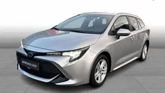 Shimmering silver Brugt 2023 Toyota Corolla Active Stationcar | 269.900 kr. (Fair pris)