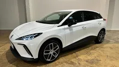 Medal silver Ny 2025 MG MG4 EV Luxury Hatchback | 189.990 kr. (Fair pris)