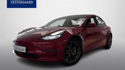 Rød Brugt 2021 Tesla Model 3 Long Range AWD Sedan | 204.900 kr. (God pris)