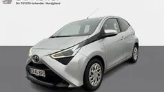 1e7 silver m.m. Brugt 2020 Toyota Aygo x-press Hatchback | 62.900 kr. (God pris)