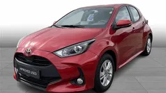 Rød metal Brugt 2024 Toyota Yaris Active Hatchback | 194.900 kr. (Fair pris)