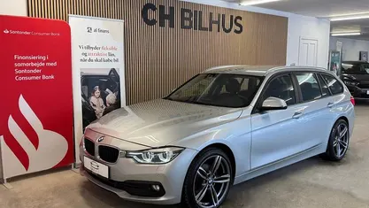Sølvmetal Brugt 2018 BMW 320 Advantage Stationcar | 189.500 kr. (Super pris)
