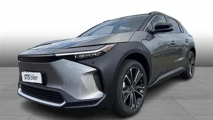 Deep metal grey Brugt 2025 Toyota bZ4X Executive SUV | 309.900 kr. (Super pris)