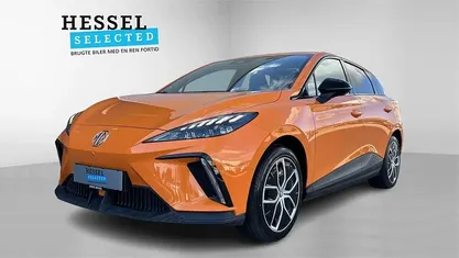 Brugt MG MG4 EV Luxury 150 kW (204 HK) 2024 Fizzy orange Hatchback