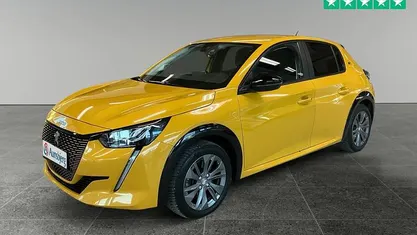 Brugt Peugeot e-208 Active 100 kW (136 HK) 2022 Gul Hatchback