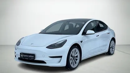 Hvid Brugt 2021 Tesla Model 3 Standard Range Sedan | 184.900 kr. (Fair pris)