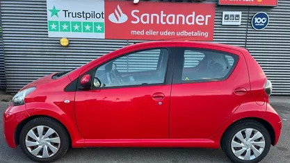 Rød Brugt 2013 Toyota Aygo T1 Hatchback | 34.900 kr. (Fair pris)