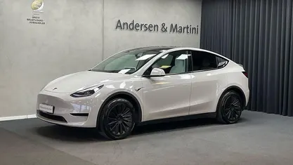 Beige/sort Brugt 2023 Tesla Model Y RWD SUV | 258.800 kr. (Fair pris)