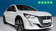 Hvid Brugt 2021 Peugeot e-208 GT Hatchback | 144.500 kr. (Fair pris)